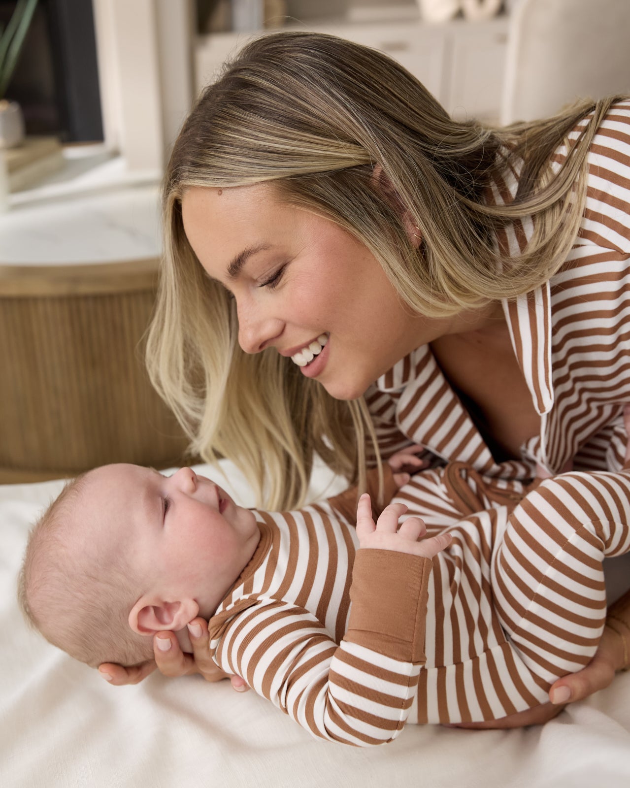 Chestnut Brown Stripe Crescent Zippy - Image 2