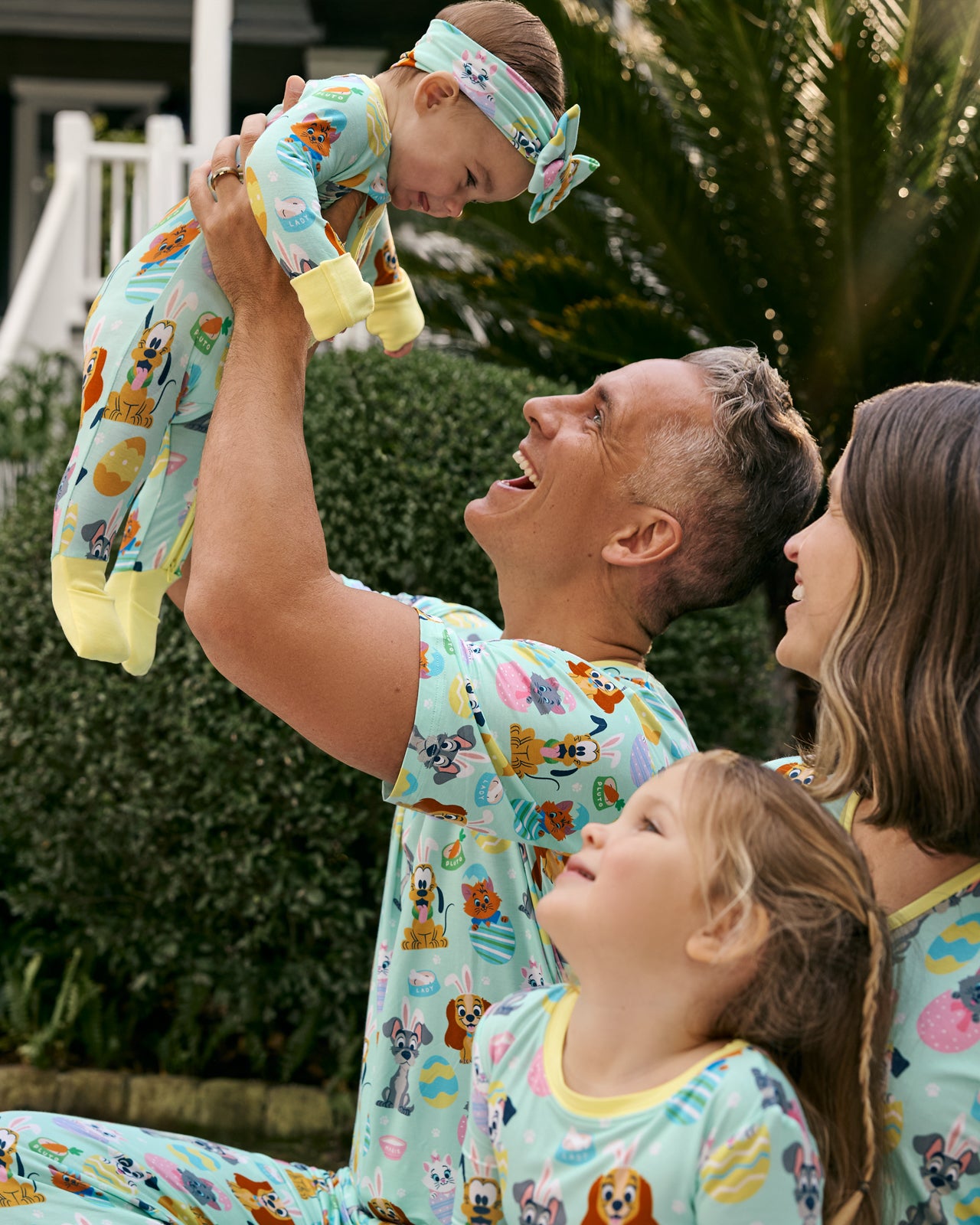 Disney Peekaboo Pets Men's Short Sleeve Pajama Top - Image 3